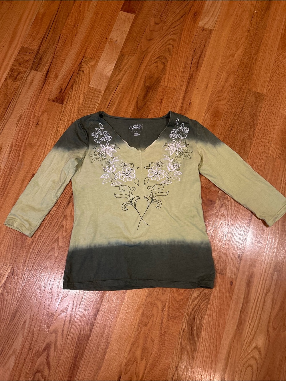 Women’s Green Ombre Floral V-Neck Top
